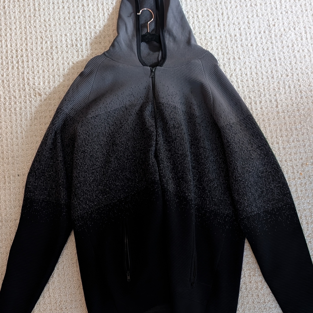 Zella Men's Black and Gray Zip Up Sweater